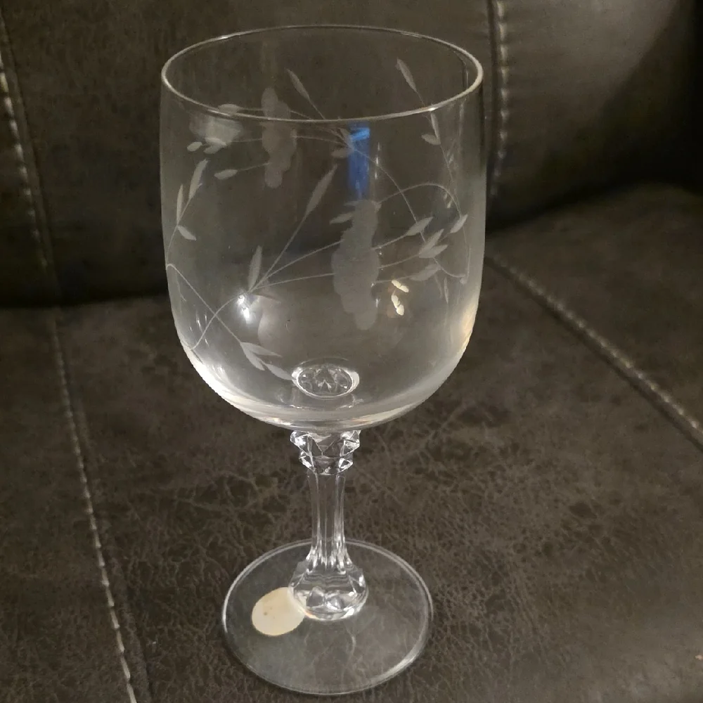 Vintage Princess House Etched Floral Wine Glass- Set of 4 - Picture 1 of 4